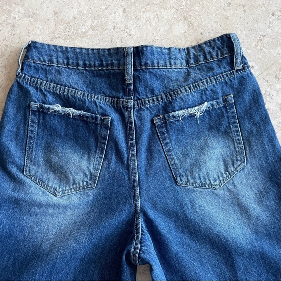 YMI Women's Distressed Medium Wash Blue Jeans, Size 29 (Juniors) - Picture 4 of 9